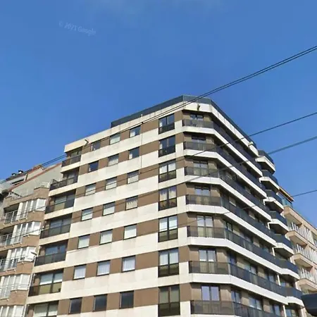 Luxueus Nieuw Zonnig Hoekappartement Seaview Heldenplein - Ruime Garagebox - 2 Fietsen Apartament Knokke-Heist